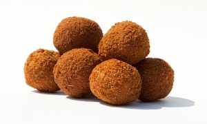 Nieuwe snack gelanceerd: de Limburgse Wild Bitterbal – 1 Limburg