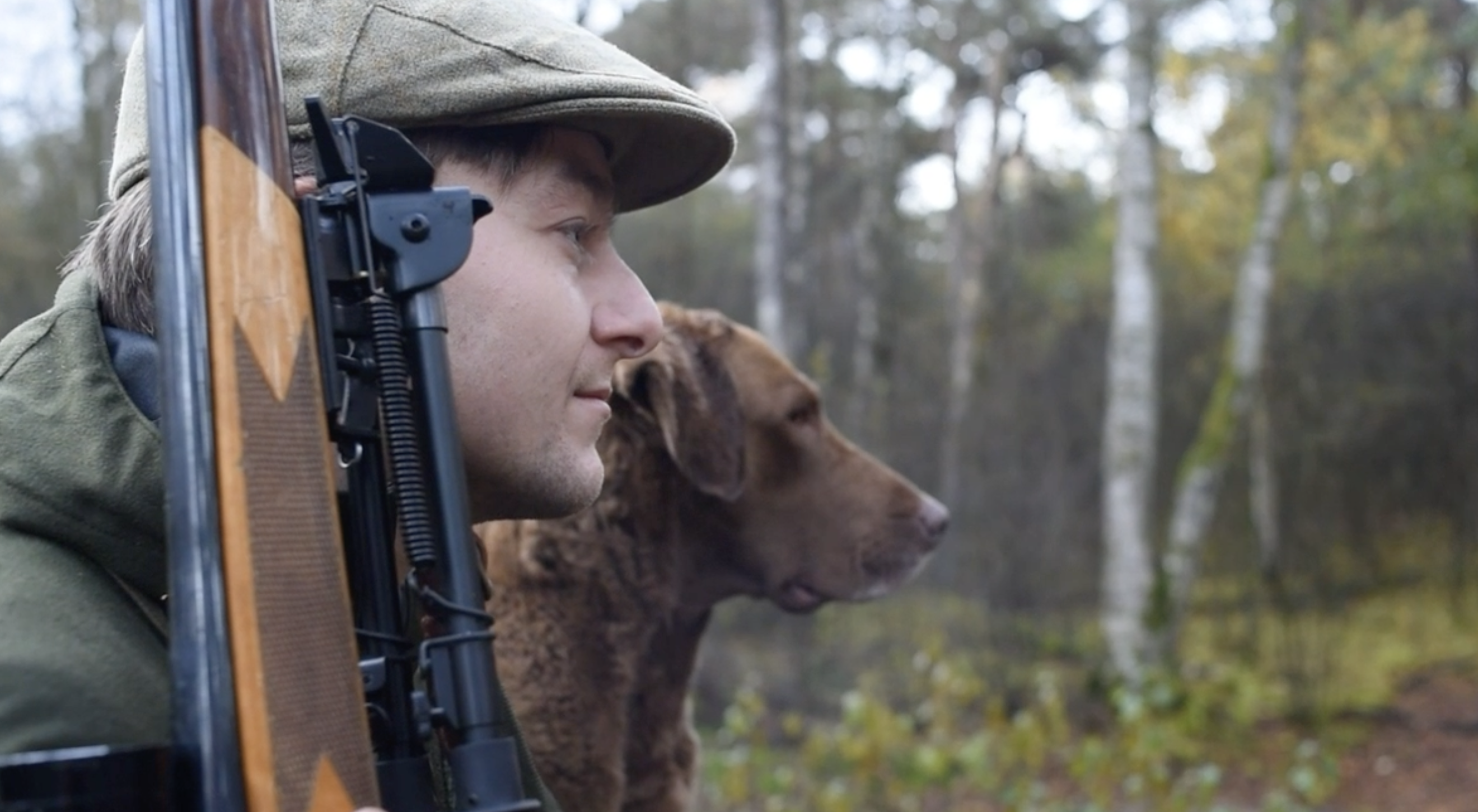 Emile (26) jaagt samen met zijn hond Goose – AD